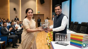 CSIR Director General Dr. N. Kalaiselvi addressing the Technology Transfer and Bharatiya Nirdeshak Dravya Release Function at CSIR Headquarters in New Delhi